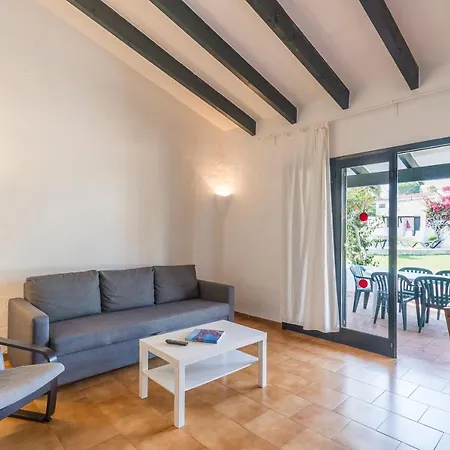 Casa 6 U En Complejo Holiday home Binisafua